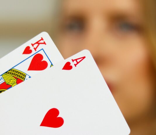 8 Tips To Play Poker Like A Pro Play Poker